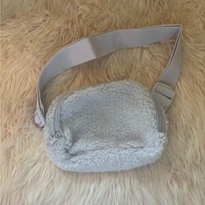 Cozy Sherpa Travel Bag - Cream